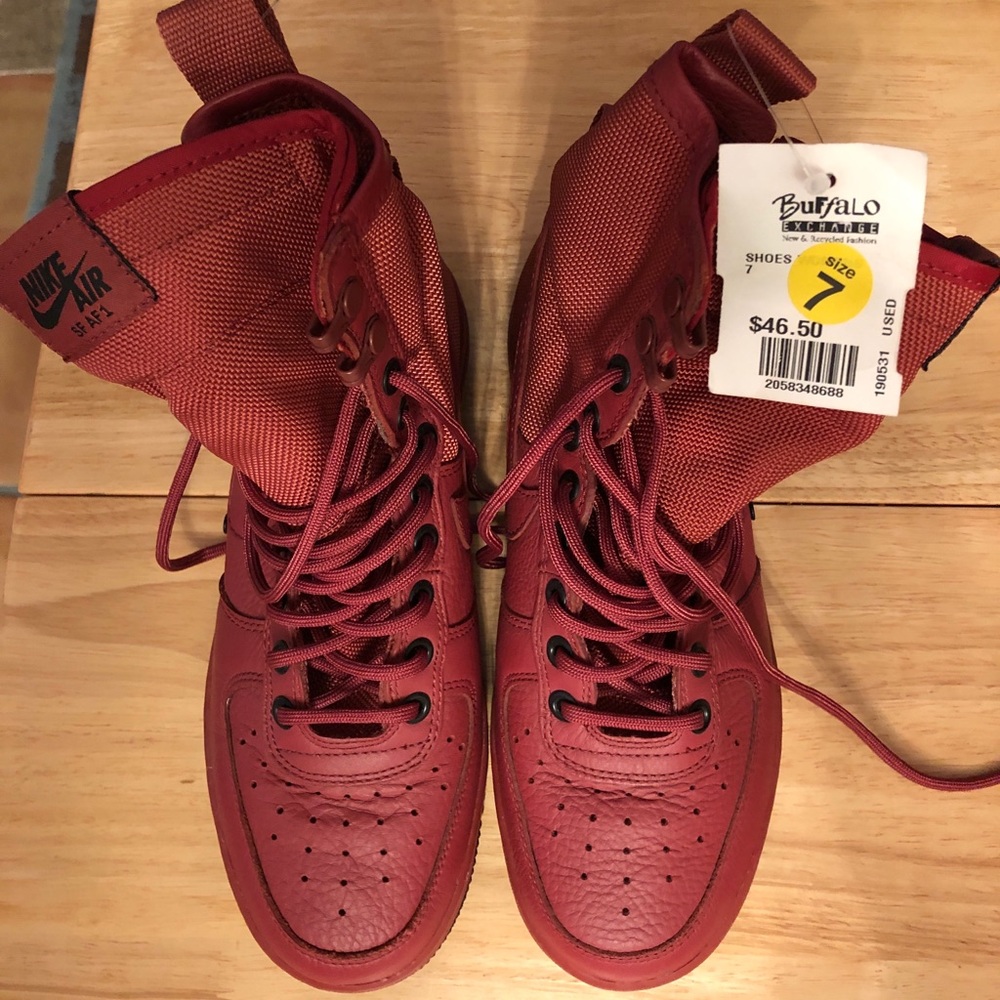 Nike Air high tops size 7